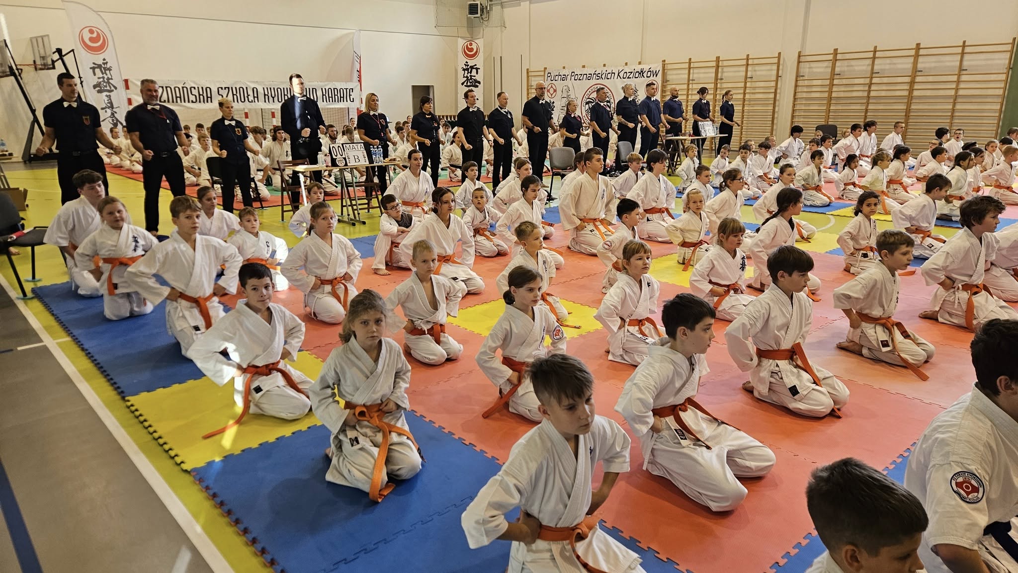 Karatecy przed turniejem