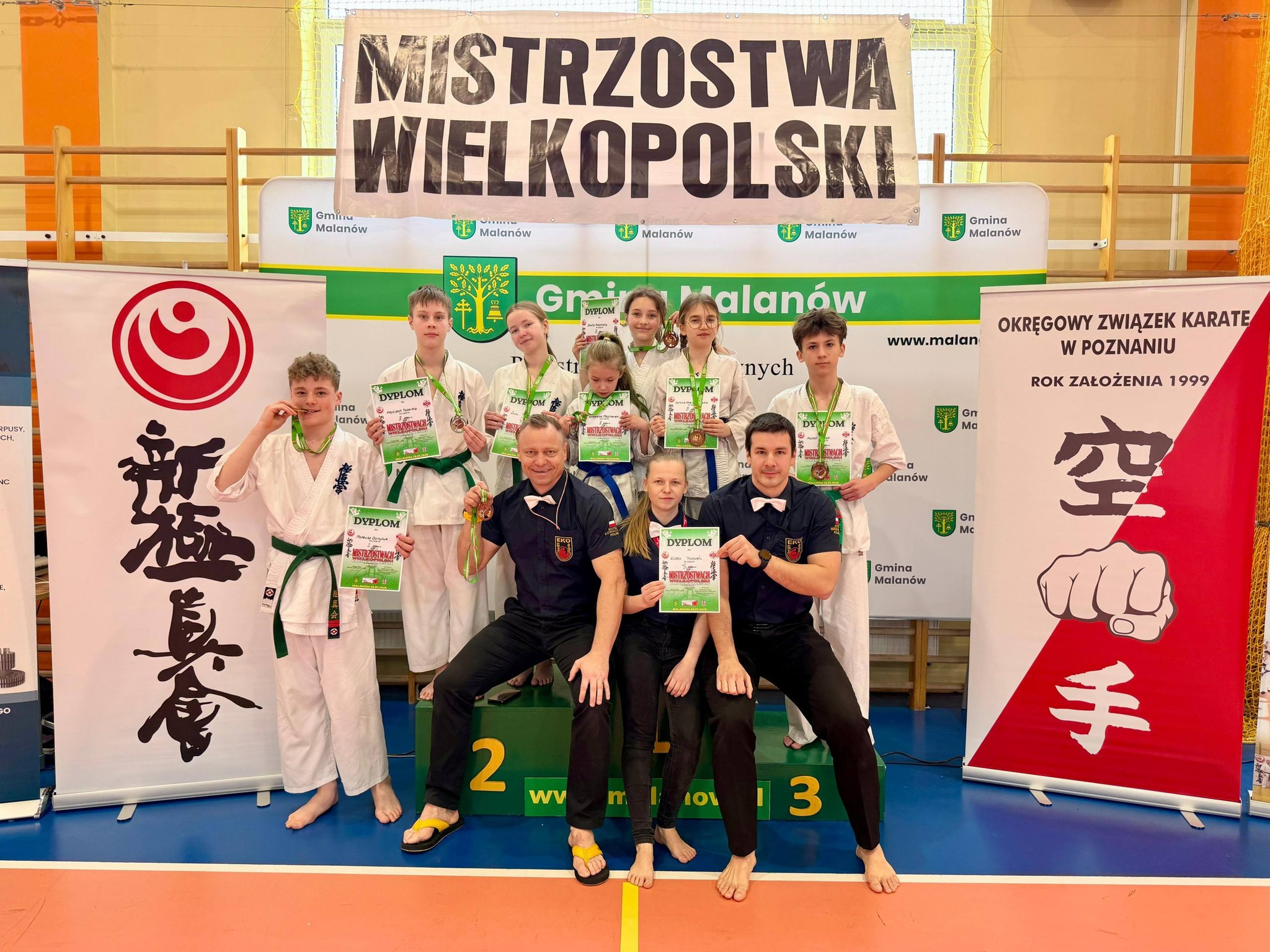 Reprezentanci Poznańskiej Szkoły Kyokushin Karate z medalami Mistrzostw Wielkopolski w Kata